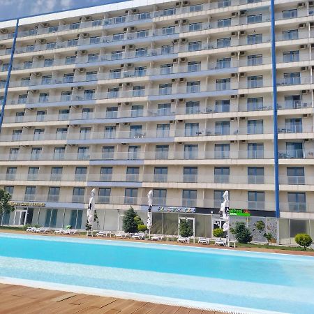Blaxy Resort Stefi Cu Acces La Piscine Gratuit Douăzeci şi Trei August 외부 사진