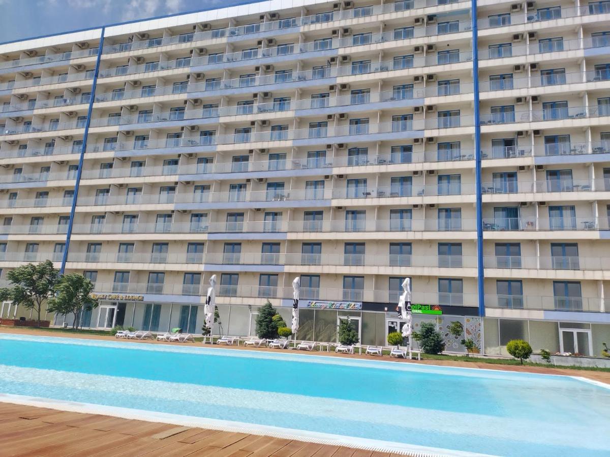 Blaxy Resort Stefi Cu Acces La Piscine Gratuit Douăzeci şi Trei August 외부 사진