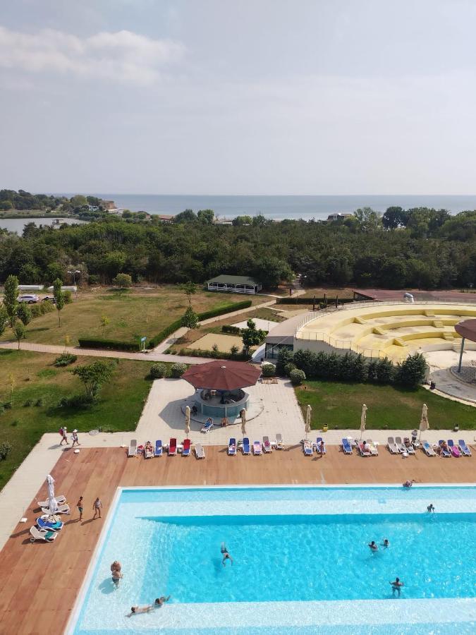 Blaxy Resort Stefi Cu Acces La Piscine Gratuit Douăzeci şi Trei August 외부 사진
